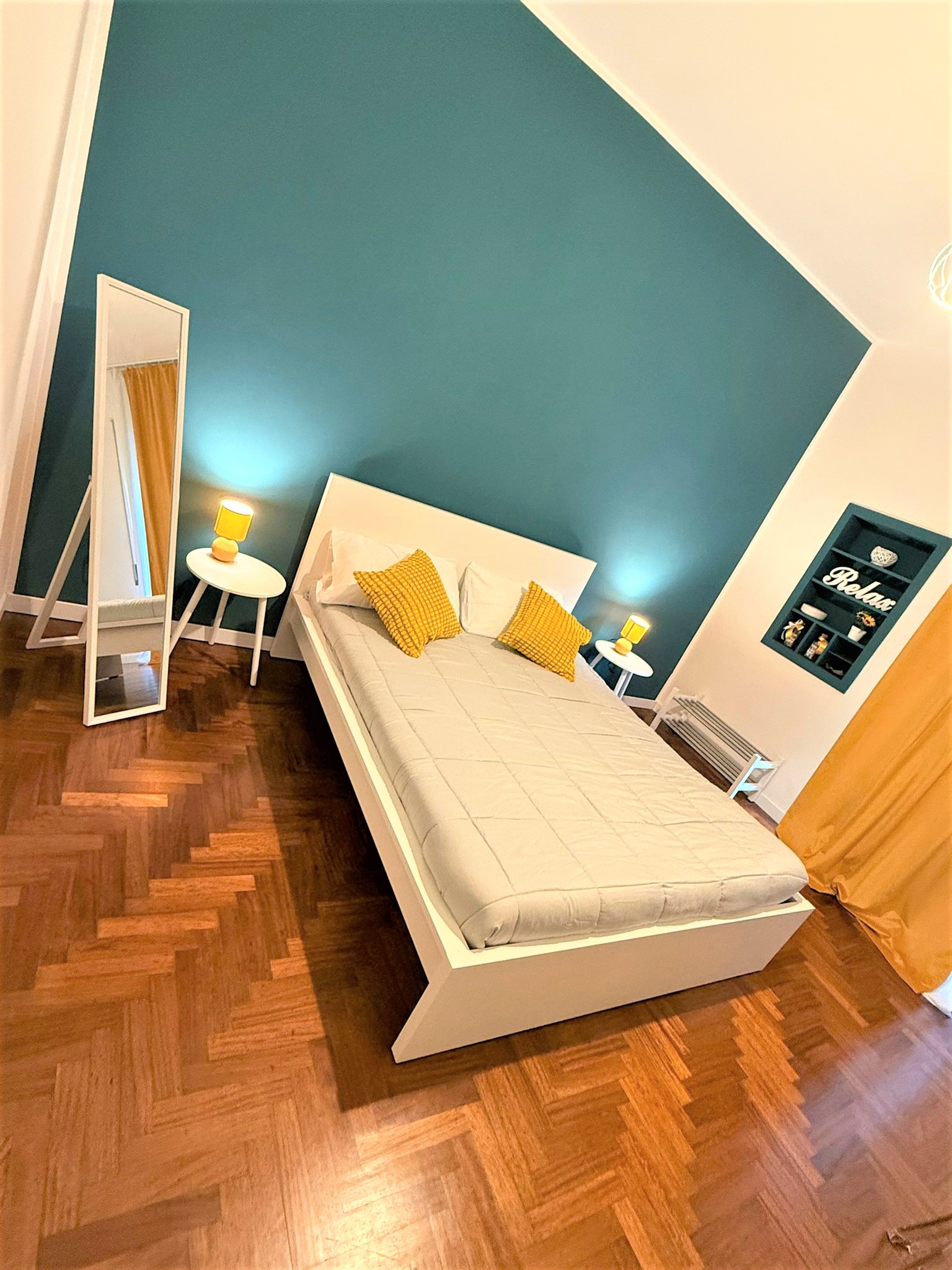 Zona giorno elegante Casa Giulia Roma