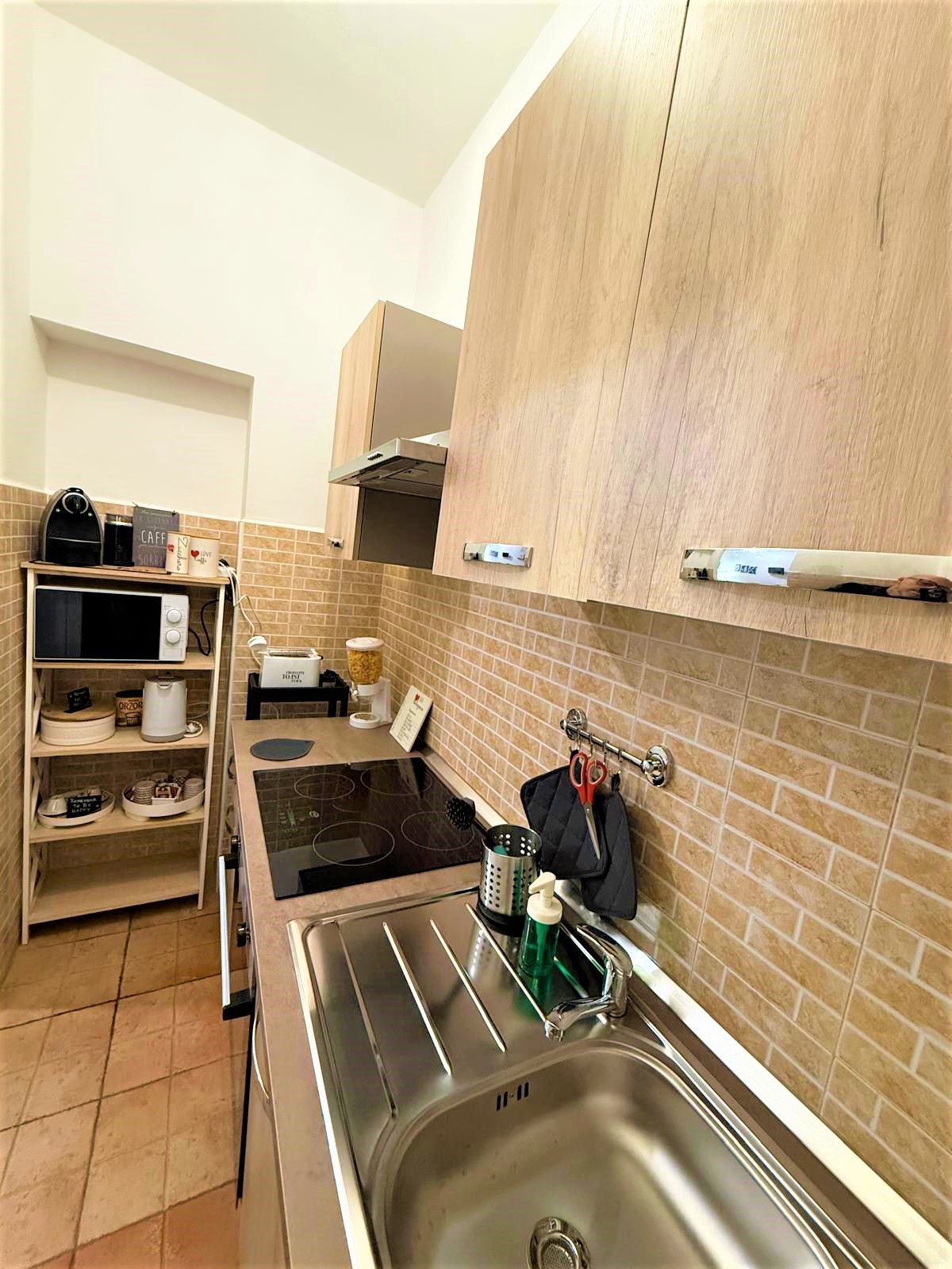 Cucina attrezzata appartamento turistico Roma